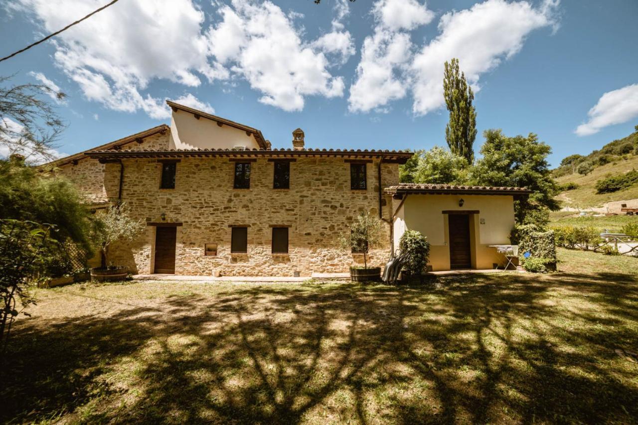 Agriturismo Le Radici Umbertide Bagian luar foto